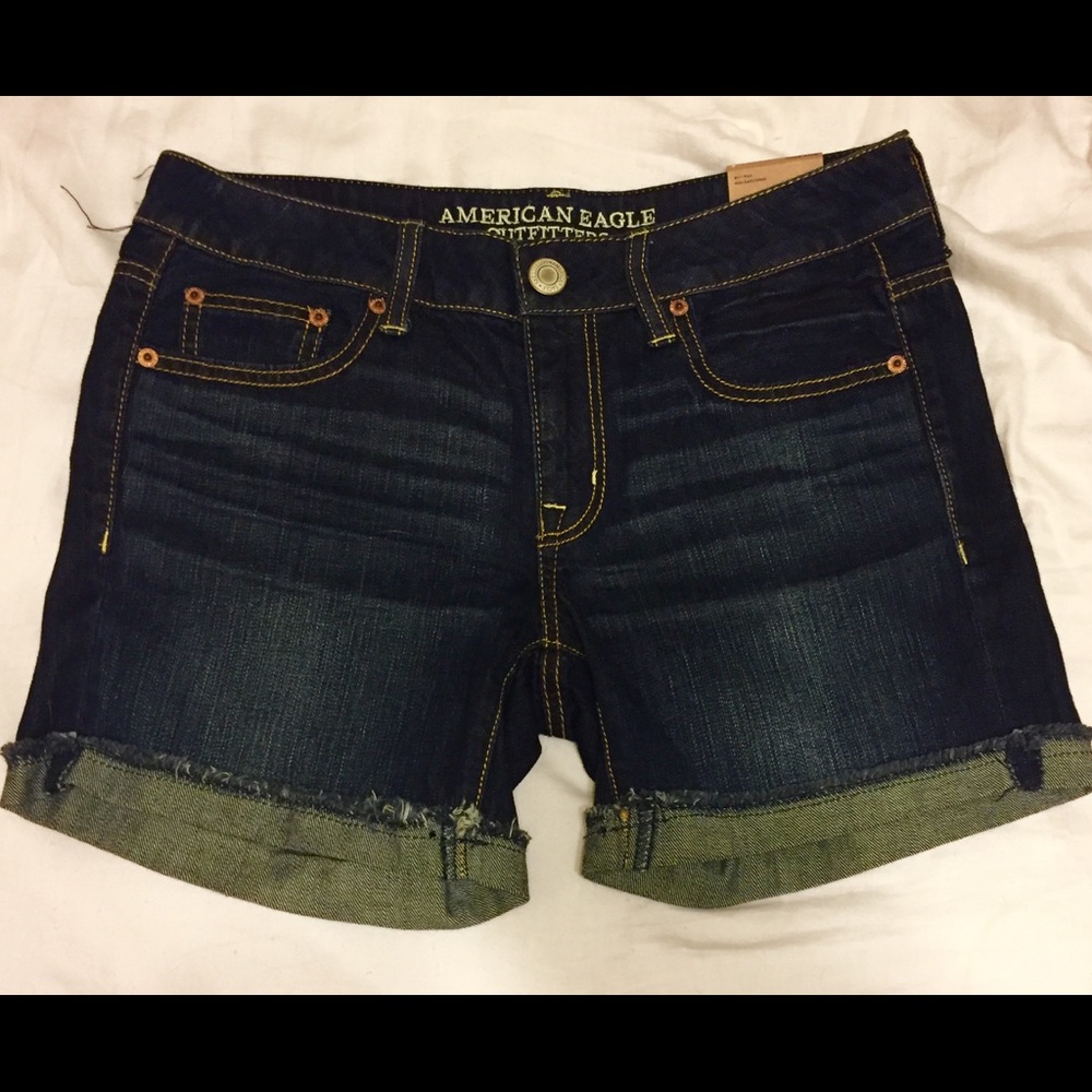 ‼️DONATING IN 24H‼️ AE NWT Dark Wash Midi Short